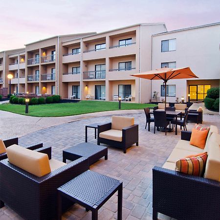 Courtyard By Marriott Huntsville University Drive Eksteriør billede