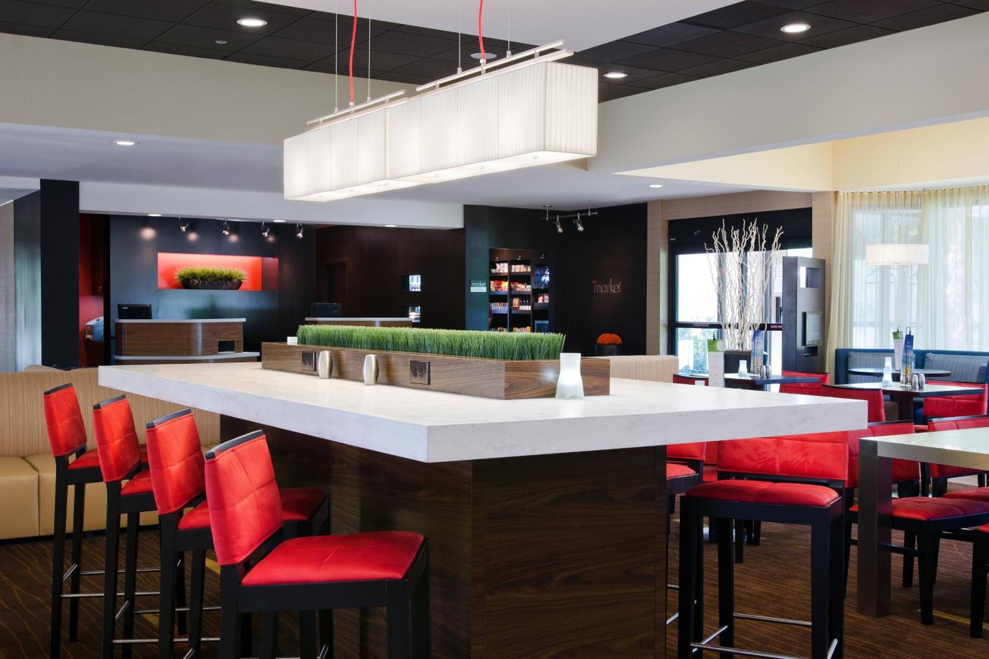 Courtyard By Marriott Huntsville University Drive Eksteriør billede
