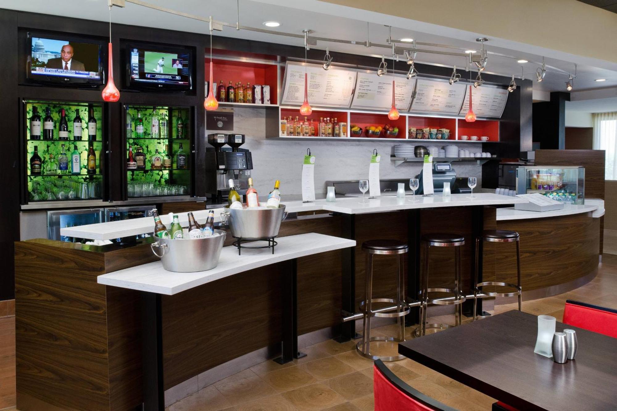 Courtyard By Marriott Huntsville University Drive Eksteriør billede