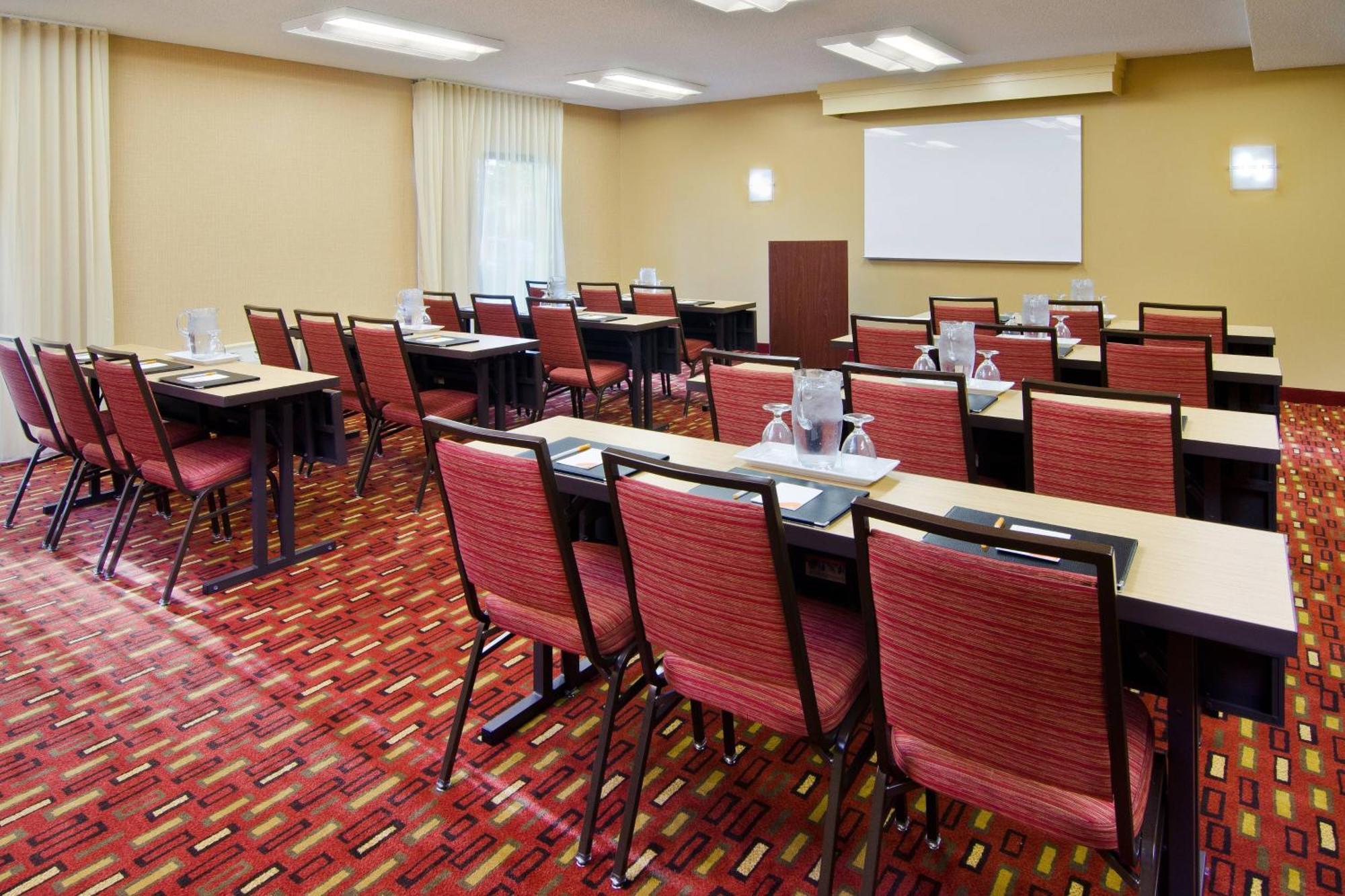 Courtyard By Marriott Huntsville University Drive Eksteriør billede