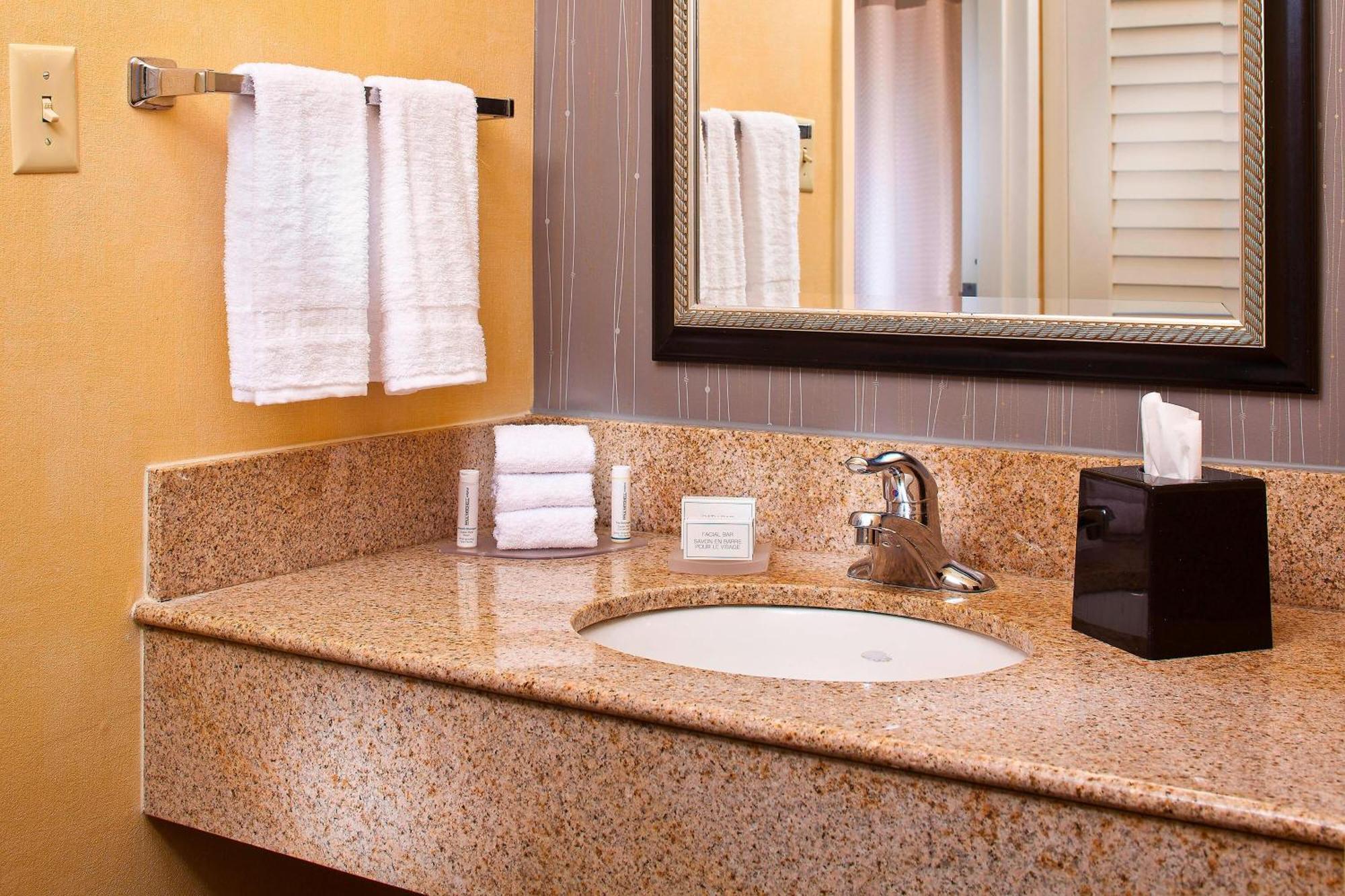 Courtyard By Marriott Huntsville University Drive Eksteriør billede
