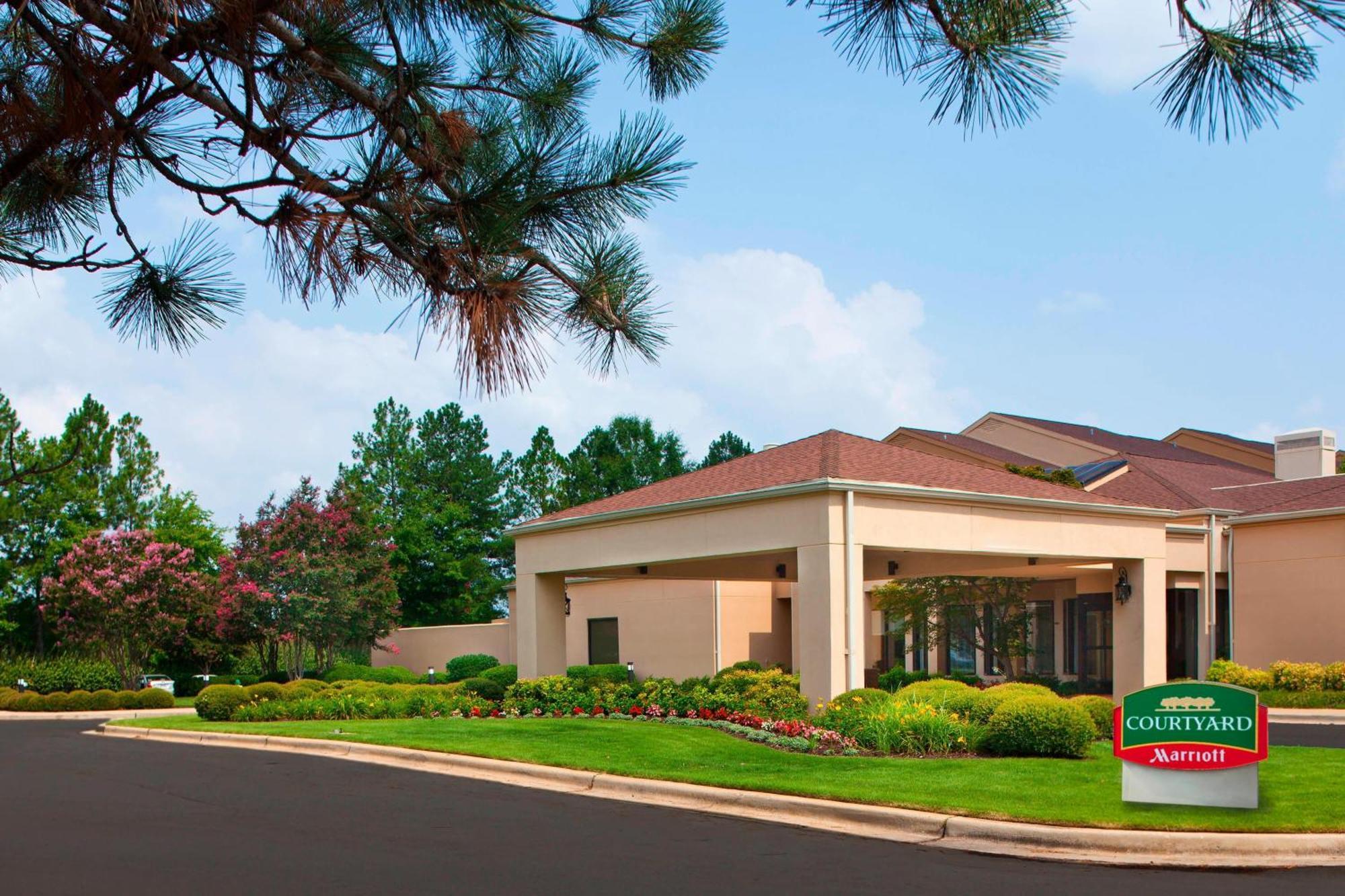 Courtyard By Marriott Huntsville University Drive Eksteriør billede